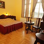 Hotel Fried Kastely