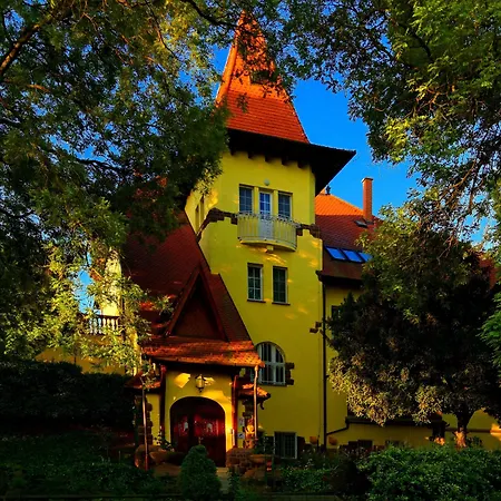 Hotel Fried Kastély