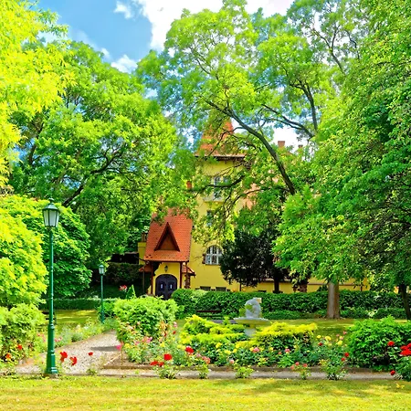 Hotel Fried Kastély