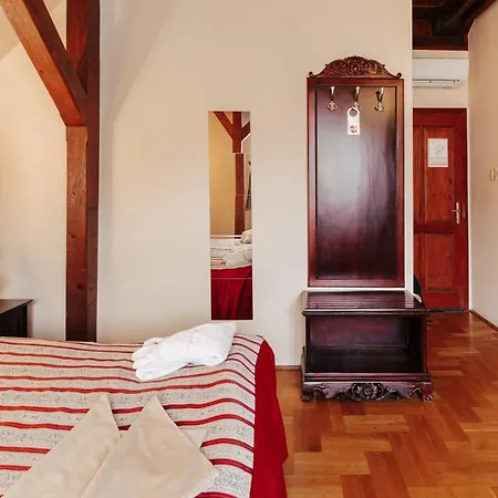 Fried Kastély Hotel 3*