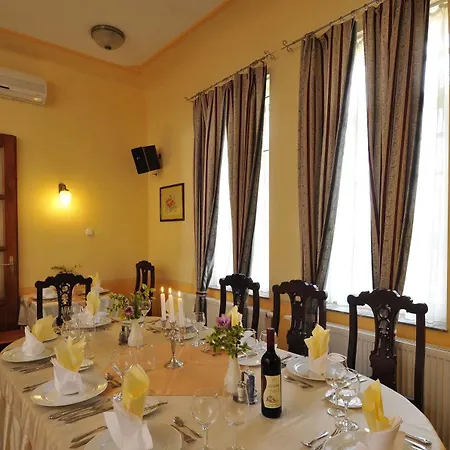Fried Kastely Otel