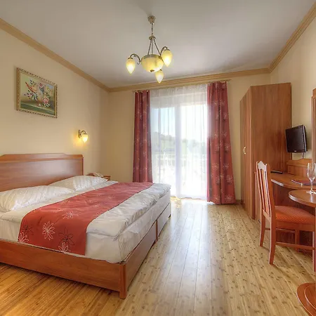 Fried Kastely Otel