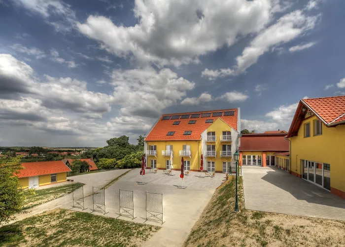 Fried Kastely Hotel 3*